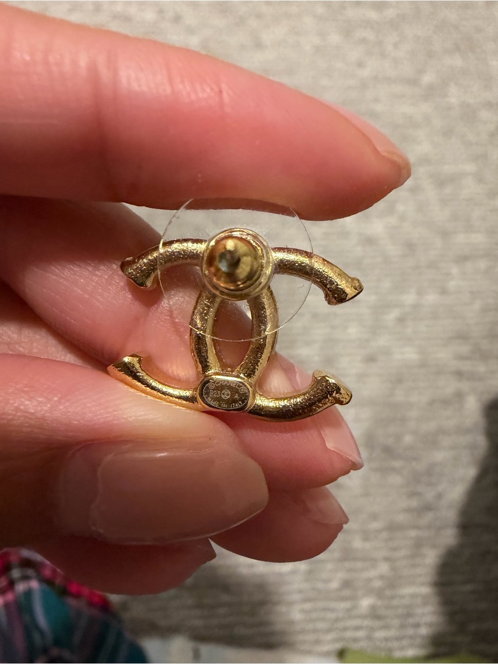Chanel CC Stud Earrings in Gold - Picture 7 of 7